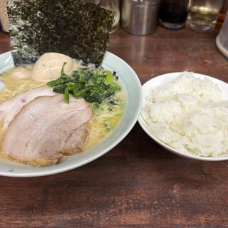 横浜家系ラーメン 魂心家_0