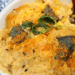 加賀屋 - 親子丼にも七味投下～♪