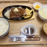 ローストポーク わん - 料理写真:ローストポーク鉄板にんにく焼き小1500円