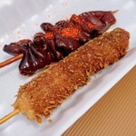 肉の伊藤重 - どて煮と串かつ(ソース)各120円