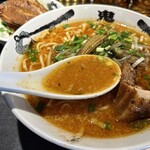 カラシビ味噌らー麺 鬼金棒 - カラシビ味噌らー麺（スープ）