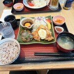 大戸屋 - 料理写真:チキン南蛮と鶏つくね定食