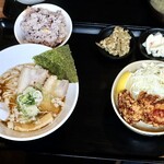 札幌ザンギ本舗 - ザンギ定食＆ハーフ背脂煮干中華そば