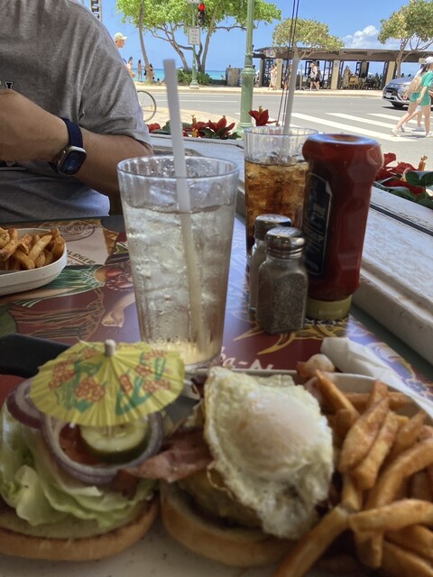 チーズバーガー Cheeseburger In Paradise Waikiki （チーズバーガー・イン