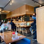 札幌ザンギ本舗 - 広々とした大衆的なくつろぎ空間
