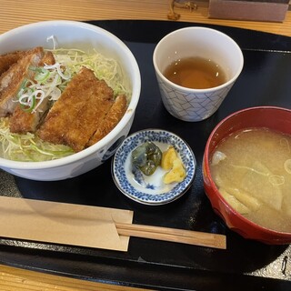 若狭 醤油かつ丼と豚汁 厳選味覚 うまもんや_0