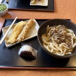 讃岐製麺 - 料理写真:肉うどん イカ天 ちくわ天 おにぎり