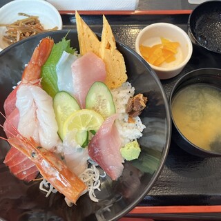 まぐろ食堂 七兵衛丸_1