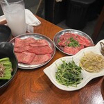 大阪焼肉 うしとみ - 
