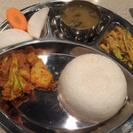 Sekuwa Corner - ダルバート定食A。一番上にあるスープが、豆のスープ（ダル）です。