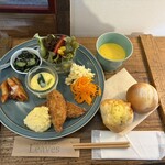 cafe&bar Leaves - 料理写真: