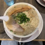東京豚骨拉麺 ばんから - 角煮とんこつ1,350円