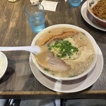 東京豚骨拉麺 ばんから - 角煮とんこつ1,350円