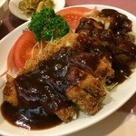 獅門酒楼 - 鶏もも肉のパン粉揚げランチ