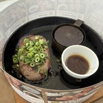 極味や - ハンバーグMサイズ(150g:税込¥1,408)