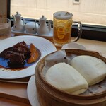 中国料理 唐苑 - 名物 黒酢酢豚（ランチセット）＊蒸しパンは二人分