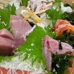 個室完備 海鮮と産地鶏の炭火焼 鶏菜 - 