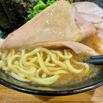 輝道家 - 麺は中太