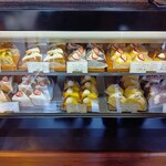 わかば堂 製作所 - 店内ショーケース