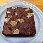 わかば堂 製作所 - ナッツがたくさん入っています