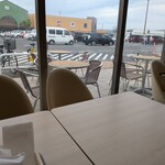 ケンタッキーフライドチキン - ガラス張りの店内