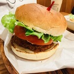 クア・アイナ - フライドチキンバーガー