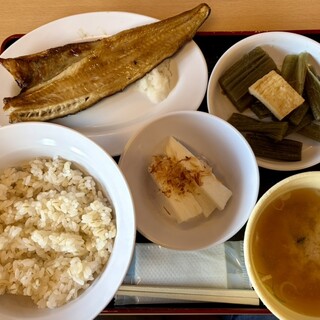 監獄食堂_1