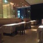 ベージュ アラン・デュカス 東京 - 