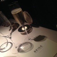 ベージュ アラン・デュカス 東京 - 