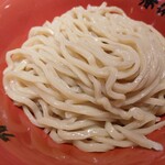 玉 赤備 - 並盛をひやもりにしましたが、麺がキンキンに冷えていたわけではなかったのと水切りがしっかりなされていたので、つけ汁に影響はなかったです