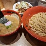 玉 赤備 - 豚鶏つけめん並盛と肉飯