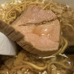 らーめん 稲荷屋 - 厚いチャーシュー