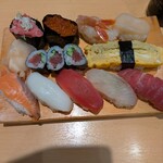 魚がし鮨 - 締めの握り寿司