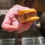 鳥茂 - フォアグラ、リッツで挟んで