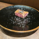 鳥茂 - 牛タン、黒トリュフと塩で2
