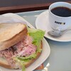 ドトールコーヒーショップ - パストラミポーク&ポテトのトーストサンドセット
①パストラミポーク&ポテトのトーストサンド
パストラミポーク&馬鈴薯サラダ&チーズ&萵苣 
お飲み物《セットドリンク》①HOTブレンド珈琲 