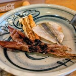 さかな市場　漁漁 - お通し400円
