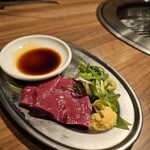 たれ焼肉・ホルモン・にくなべ たまや肉店 - ハツ刺し