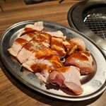 たれ焼肉・ホルモン・にくなべ たまや肉店 - ヤンニョムチキン