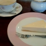 可否屋 葡瑠満 - ミルクティーとチーズケーキ