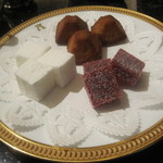 アピシウス - 柚子のギモーブ　フランポワーズのゼリー　フィナンシェ