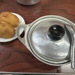 鍋焼うどん アサヒ - 鍋焼き玉子うどん ¥1,000 と いなりずし1皿 ¥340