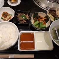 焼肉トラジ - 