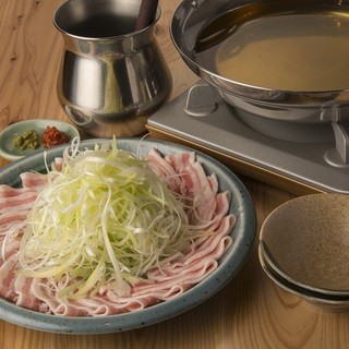 ≪Choice of pots≫ Hakata specialty Motsu-nabe (Offal hotpot), green onion shabu, perfect for a banquet!