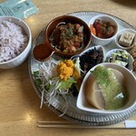 アンルポ - 雑穀ご飯かパンが選べます