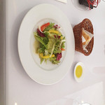 ヴァッカロッサ - サラダとパン