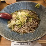 蔵のむこう - 山菜たっぷりそば