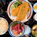 魚漁家 - 生あじフライとお刺身定食　1,760円