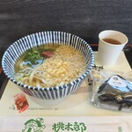 おにぎりの桃太郎 - 料理写真:桃太郎うどんとおにぎり
