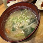 鮨処藤 - 藤さん特製豚汁、 此の日も七味で無く胡椒で頂きました。